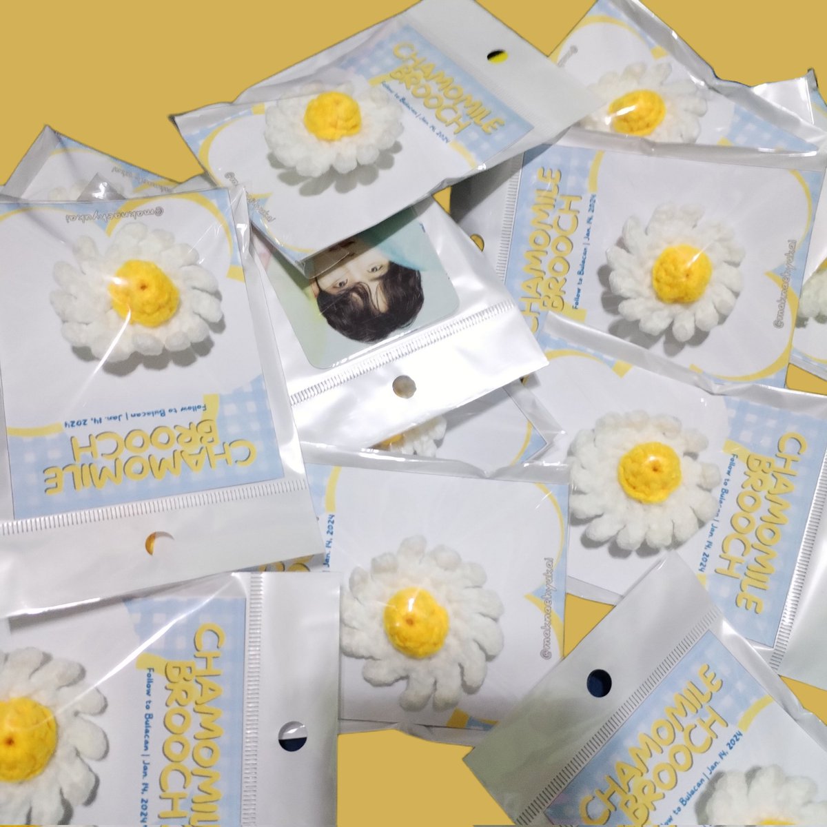 Seventeen Follow to Bulacan freebies Day 2 (Jan. 14, 2024)

crochet chamomile brooch made by yours truly 🥰

✿ vv limited so strictly 1:1
✿ mbf, rt and like (show me proofs on dday)
✿ will tweet my loc and outfit so sana may signal! 😃

see you, carats 🤩