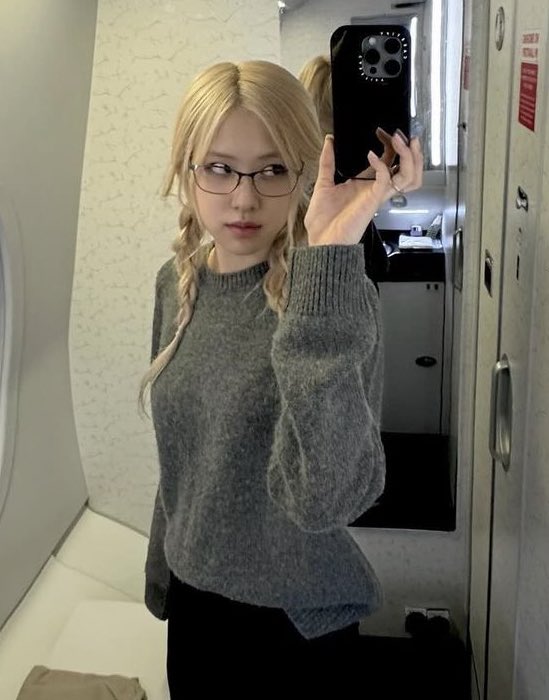 rosie tweet media