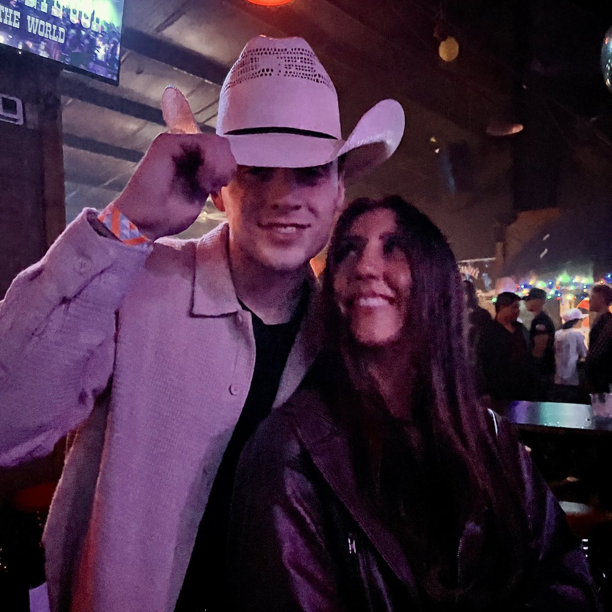 jordnnewell's tweet photo. Guess who ended up with my hat. https://t.co/YajFIEXuUZ