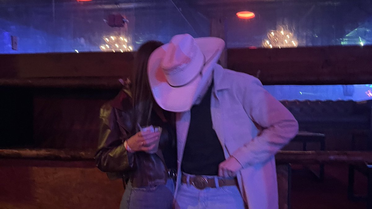 jordnnewell's tweet photo. Guess who ended up with my hat. https://t.co/YajFIEXuUZ