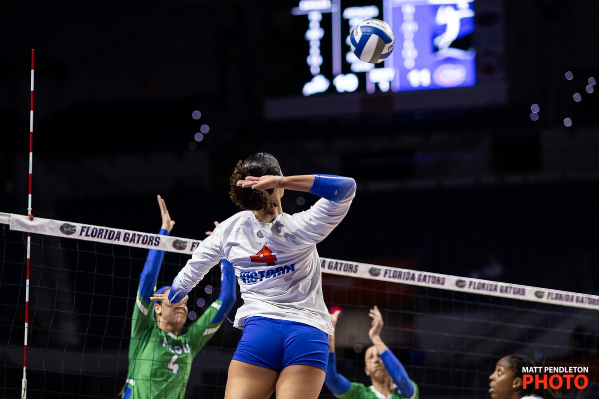 bymattpendleton's tweet photo. #FourFrames from the @NCAAVolleyball Tournament 1st Round in Gainesville on Nov 30th 2023 ft Florida v Florida Gulf Coast. 🏐
📷 for @GainesvilleSun
#onAssignment #volleyball https://t.co/2aW7AAJmpR