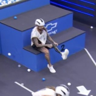 DlNOSSAUR's tweet photo. Depois dessa prova, todo mundo concorda que o Vini é campeão, né? #BBB24 https://t.co/mqPQCbP4Lu