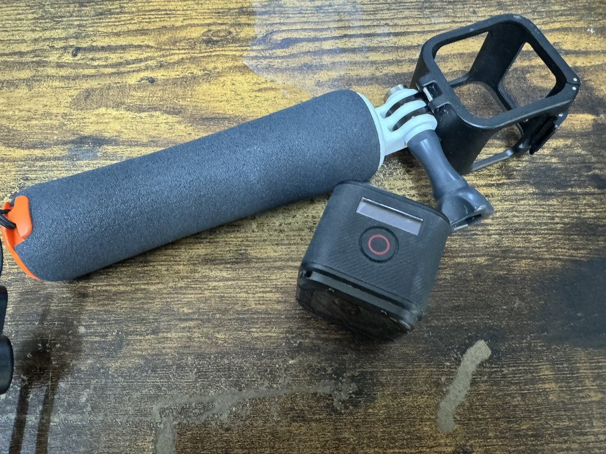 66returnrider's tweet image. Gopro Hero4 sessionの中古がトレファクで￥7800だったので、購入してみました。
状態はかなり使い古した感じなんですが、小さくて軽いので、持ち歩いて色々と撮影してみようと思います。
#goprohero4session