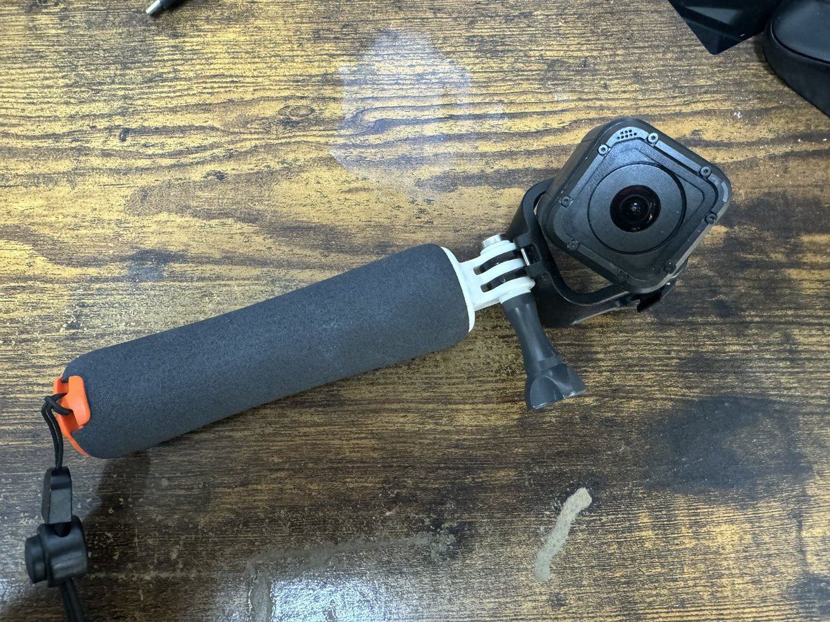 66returnrider's tweet image. Gopro Hero4 sessionの中古がトレファクで￥7800だったので、購入してみました。
状態はかなり使い古した感じなんですが、小さくて軽いので、持ち歩いて色々と撮影してみようと思います。
#goprohero4session