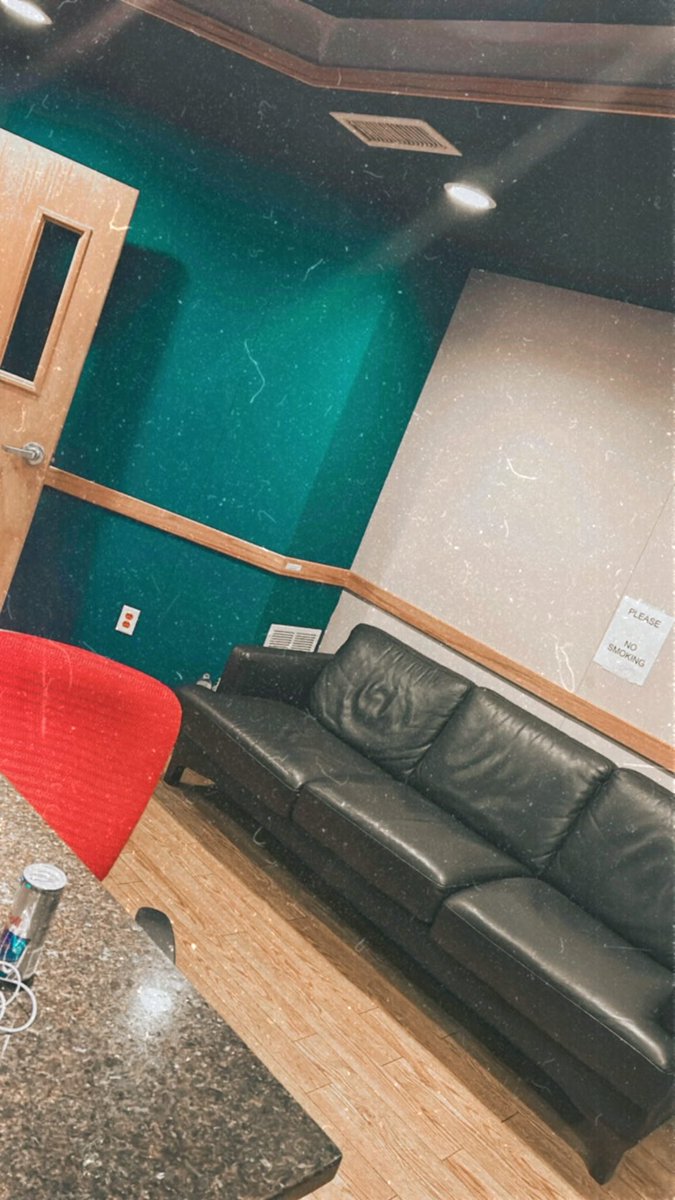 KooKiddVelli's tweet photo. @PhatBuddhaPro  🫡 

🔊8o8🔊 #studio #insession #art #STL https://t.co/3jlZaAfWDU