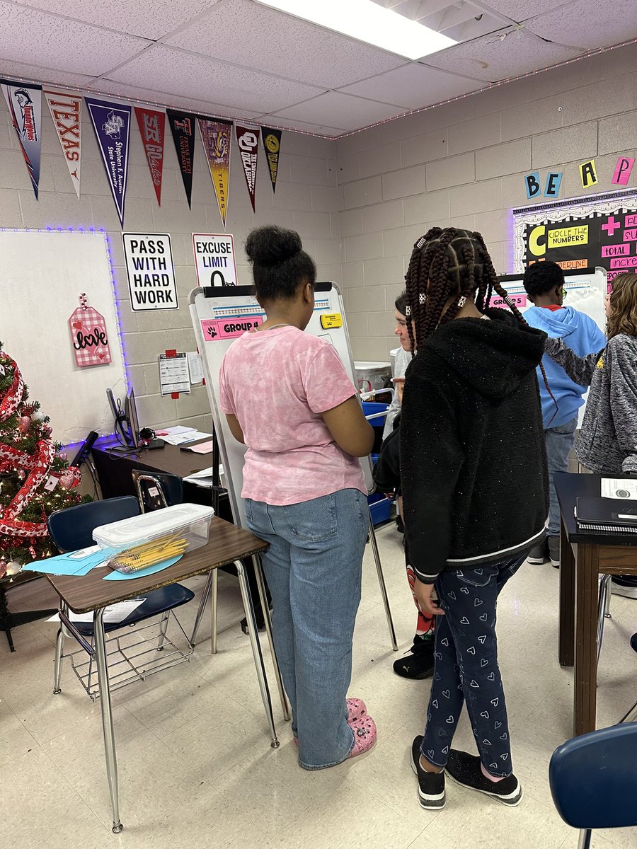 MsGzales_Math's tweet photo. Reviewing proportional relationships #mondaymadness #ManicMonday #mathjams #Teamwork #buildingthinkingclassrooms @zachrymathteam @NISDZachry https://t.co/Fkb1gS53GB