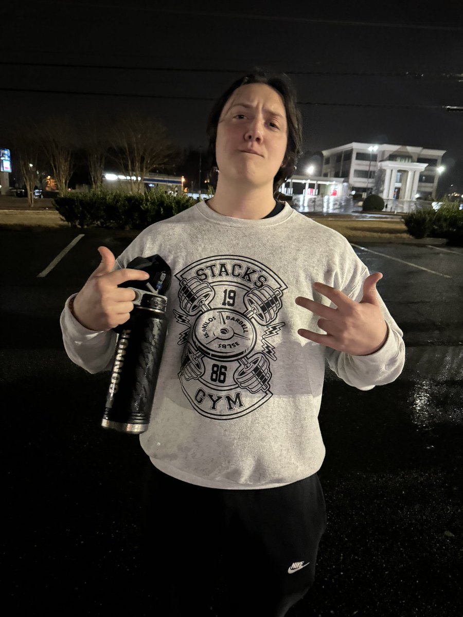 3Chicks2Sacks's tweet photo. @RedRockets007 Caught Connor lackin after work. Nolin your next🐥🐥🐥☄️☄️@etowahnerf2024 https://t.co/GaTOI2glyD