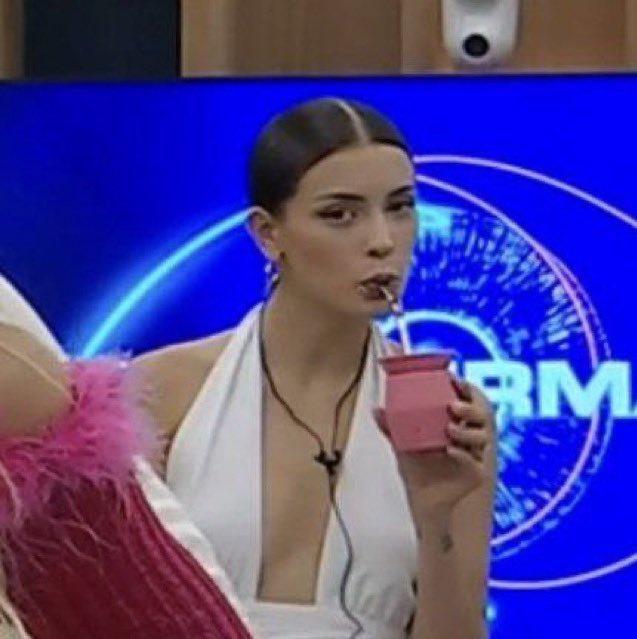 frankaentumente's tweet photo. Feliz cumpleaños a Queen Cony
Q tu primer año de reinado sea lleno de alegrías 🐬🐬🐬
Gracias x representar a las mujeres q NO NOS IMPORTA NADA
Tus primeros memes 🫶
#GranConstanza #ConyVision https://t.co/7RHZeGdmk9