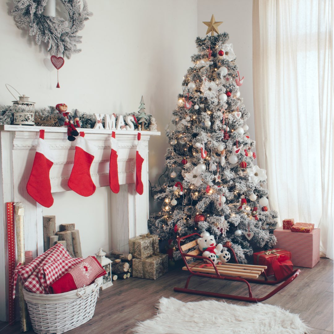 Need help packing up your holiday decorations and organizing your space? Our team of experts are here to make it easy for you. Contact us today to schedule your appointment and enjoy a clutter-free home all year round!

#organizedhome #holidaydecor #homehelp
