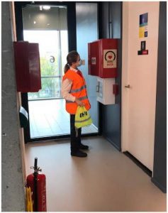 Hoofd BHV en Security Manager Willem Moerkerken vertelt hoe hij het kantoorpand van Unilever  zo veilig mogelijk houdt. Zo heeft hij op twee verdiepingen een ‘BHV-straatje’ ingericht. Benieuwd naar het hele verhaal? Dat lees je hier:bit.ly/494s5gL  #bhv #dvdbhv #unilever