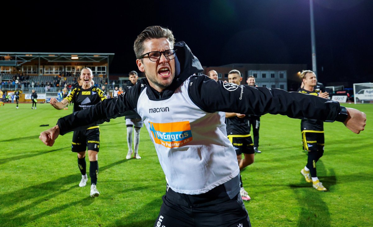 There is a light tweet media