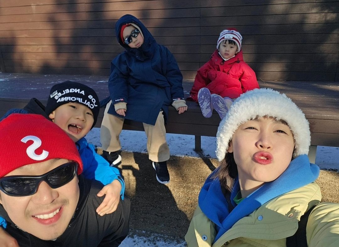 [PICS] HA FAMILY😍❤️
(📸: <a href="/sweetstar0001/">뵬</a>)