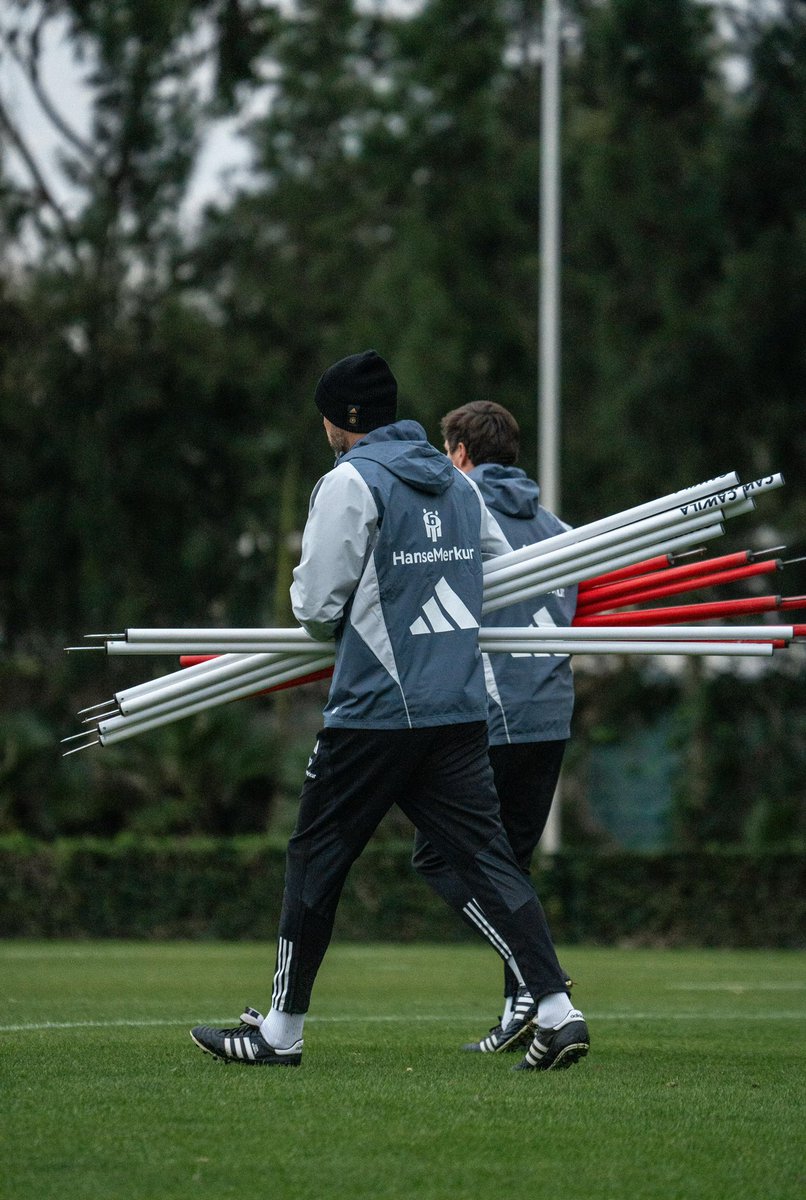 HSV's tweet image. Wen haben wir denn da? 👀

#nurderHSV #Training