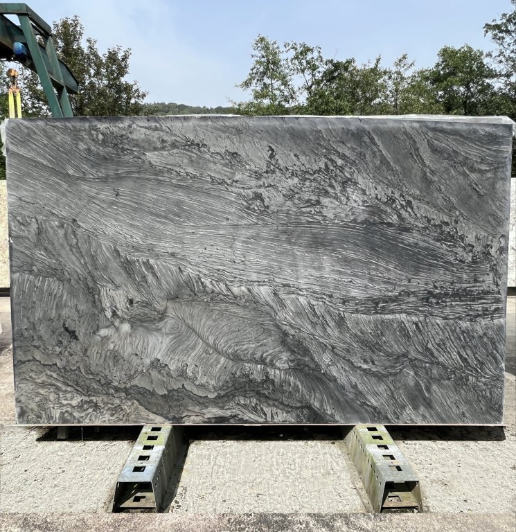 Unleash the strength of Adamantium! 💪 This stunning Quartzite is in stock at our Matlock Showroom. With a resilient 30mm thickness and impressive dimensions of 3.26m x 2.01m, it's a powerhouse in our Quartzite collection! 

#Adamantium #QuartzitePower #InStockNow #NaturalStone