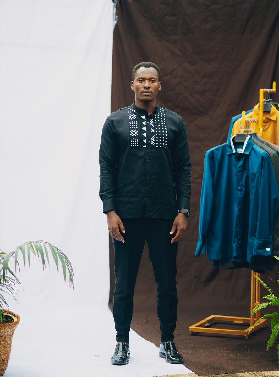 happinessfashi1's tweet photo. Dress like you mean it, a statement of style in every stitch." Nezerwa shirt #madeinrwanda #menshirt #IAMCOLLECTION #shirts
#HappinessFashion #HF2024 https://t.co/7EQZxp1dYz