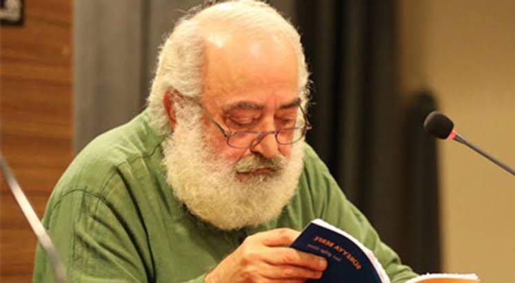 "Gidilir, gelinir.
Belki sağ salim dönülür, hepsi o kadar.
Günler geceler çabuk geçer.
Çabuk geçmez şaşkın bir çocuğun hüznü
Vapurlar, arabalar, karlar çabuk geçer.
Ayrılık da özlem de her şey...
Her şey çabuk geçer
Ve birden gün ağarır.
Hepsi o kadar.”

 #SüreyyaBerfe