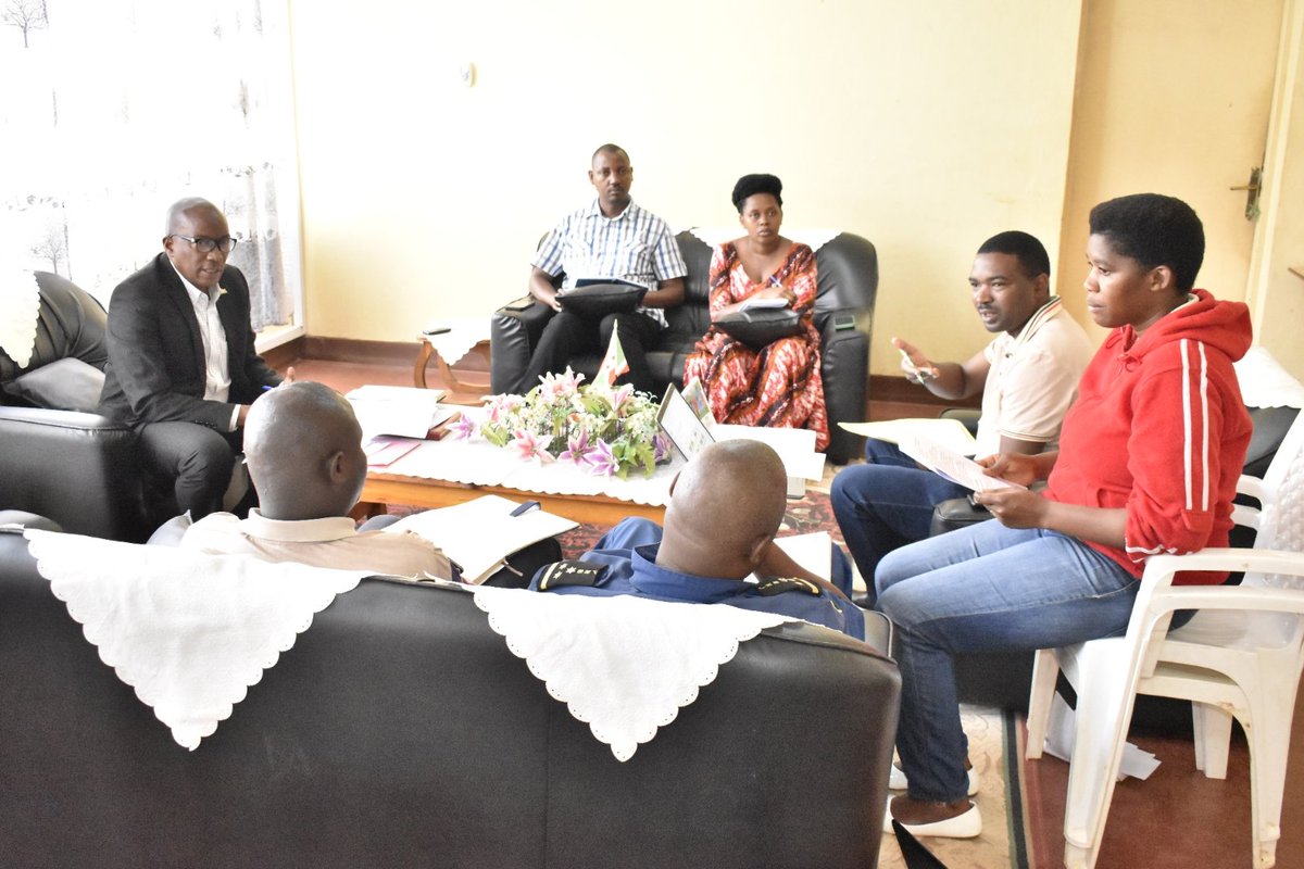 ABPInfos's tweet photo. 2/2 Les membres du PPSAN #Kurundo se sont convenus de suivre de près les activités des intervenants dans le domaine de la sécurité alimentaire et redynamiser les Plateformes communales de sécurité alimentaire et de nutrition(PCSAN). On a aussi planifié les activités du 1er trim. https://t.co/xHIoutqjg4
