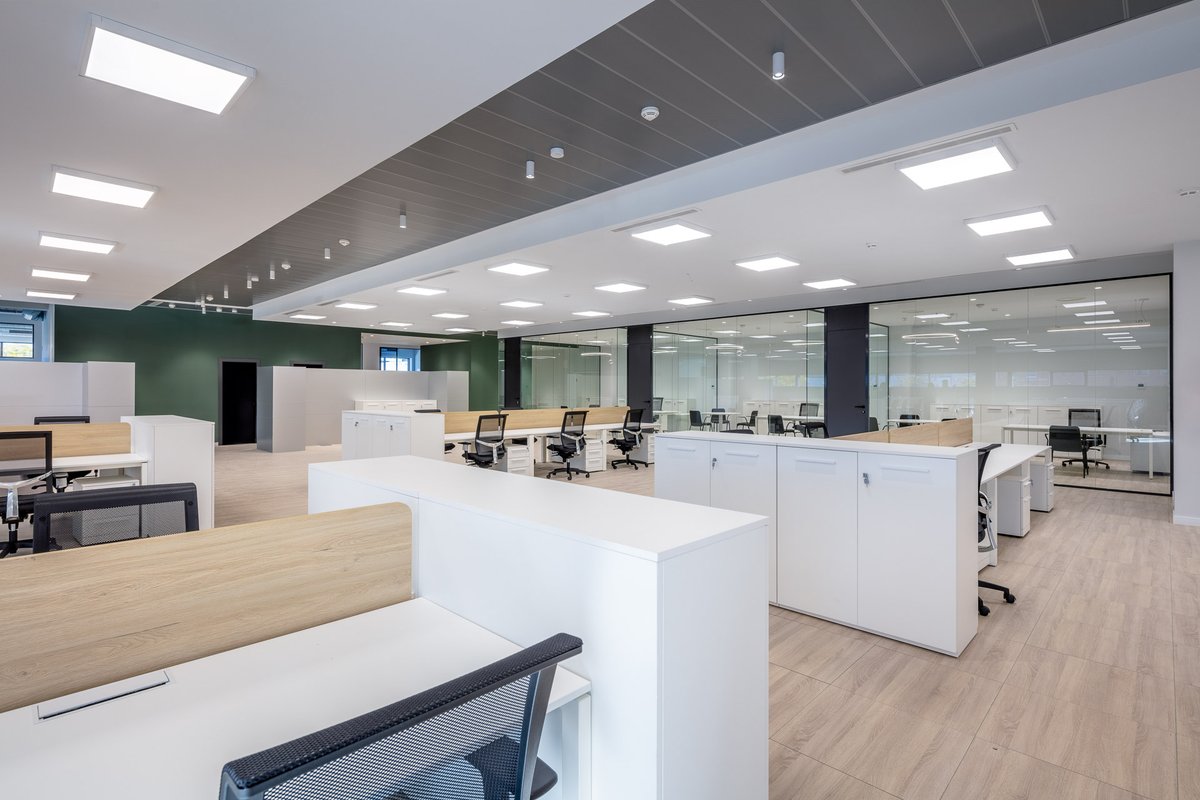 AXIS_arq's tweet photo. @AXIS_arq finaliza la rehabilitación y acondicionamiento del edificio industrial de 2.996 m2, divididos en tres plantas, ubicado en Alcobendas.

El proyecto tuvo como objetivo convertir a este inmueble en una icónica y moderna sede

#arquitectura #obras #reformas #rehabilitacion https://t.co/pfGGdtdh3y