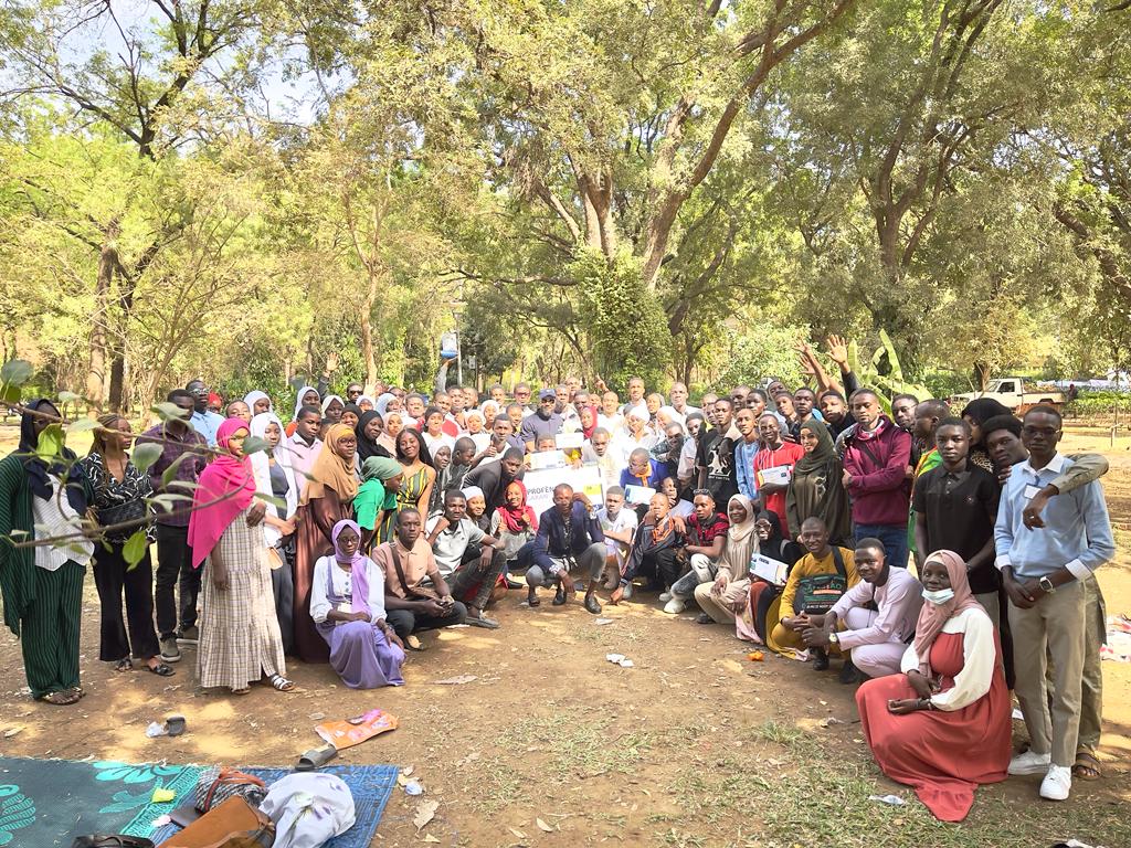 AepMali's tweet photo. Afin de promouvoir la cohésion entre étudiants de la faculté de Pharmacie, l’AEP_MALI, avec le Laboratoire #BIOGARAN, a organisé ce samedi 6 Janvier « La Journée d’Integration », fruit d’un partenariat naissant et fructueux. 
AEP-Mali, la pharmacie malienne... https://t.co/ucqiapjRbn