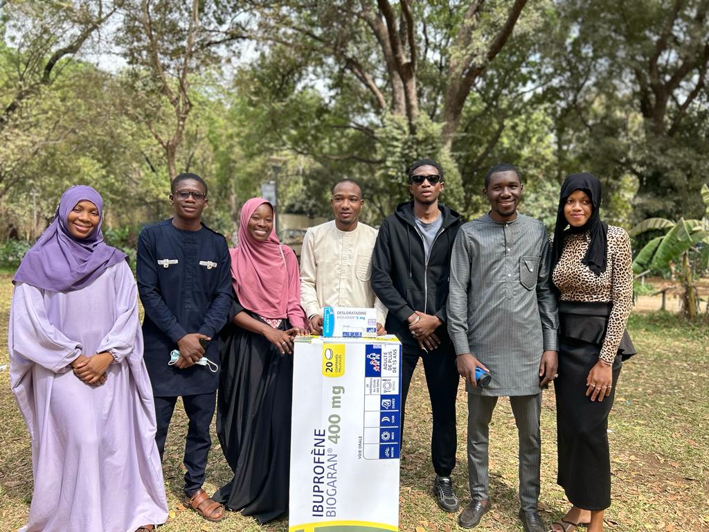 AepMali's tweet photo. Afin de promouvoir la cohésion entre étudiants de la faculté de Pharmacie, l’AEP_MALI, avec le Laboratoire #BIOGARAN, a organisé ce samedi 6 Janvier « La Journée d’Integration », fruit d’un partenariat naissant et fructueux. 
AEP-Mali, la pharmacie malienne... https://t.co/ucqiapjRbn