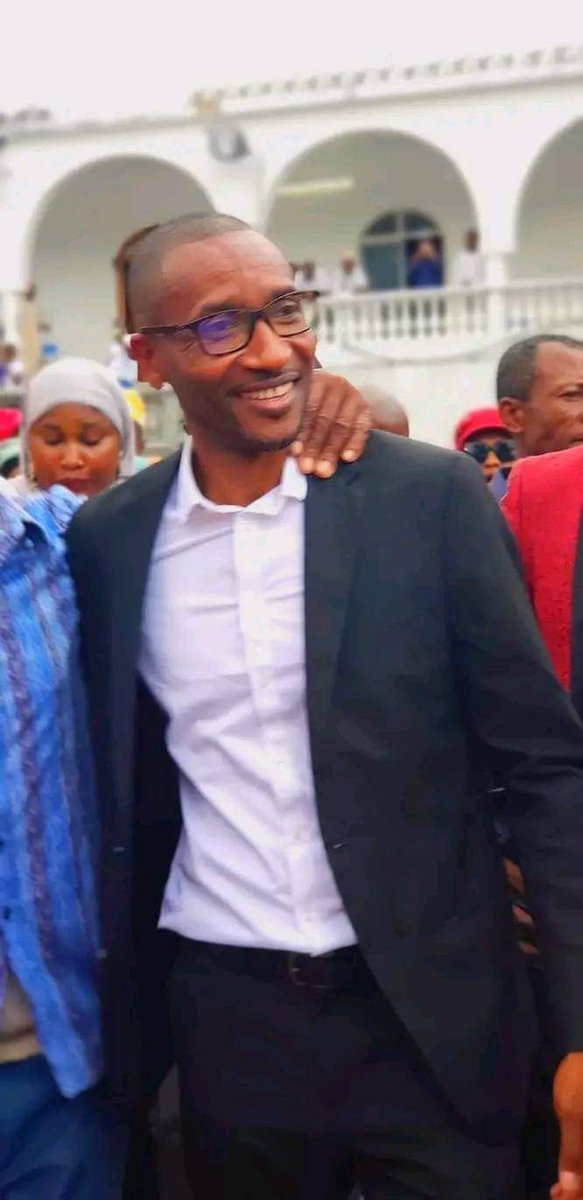 Hury_official's tweet photo. Nous apprenons à l'instant que Dr @AchmetSaid, un des leaders du mouvement Hury, vient d'être enlevé par la PIGN et qu'une perquisition est en cours dans son domicile. Nous appelons nos militants à rester vigilant et à ne céder devant aucune intimidation.
#Hury  @ https://t.co/kF47GYadT4