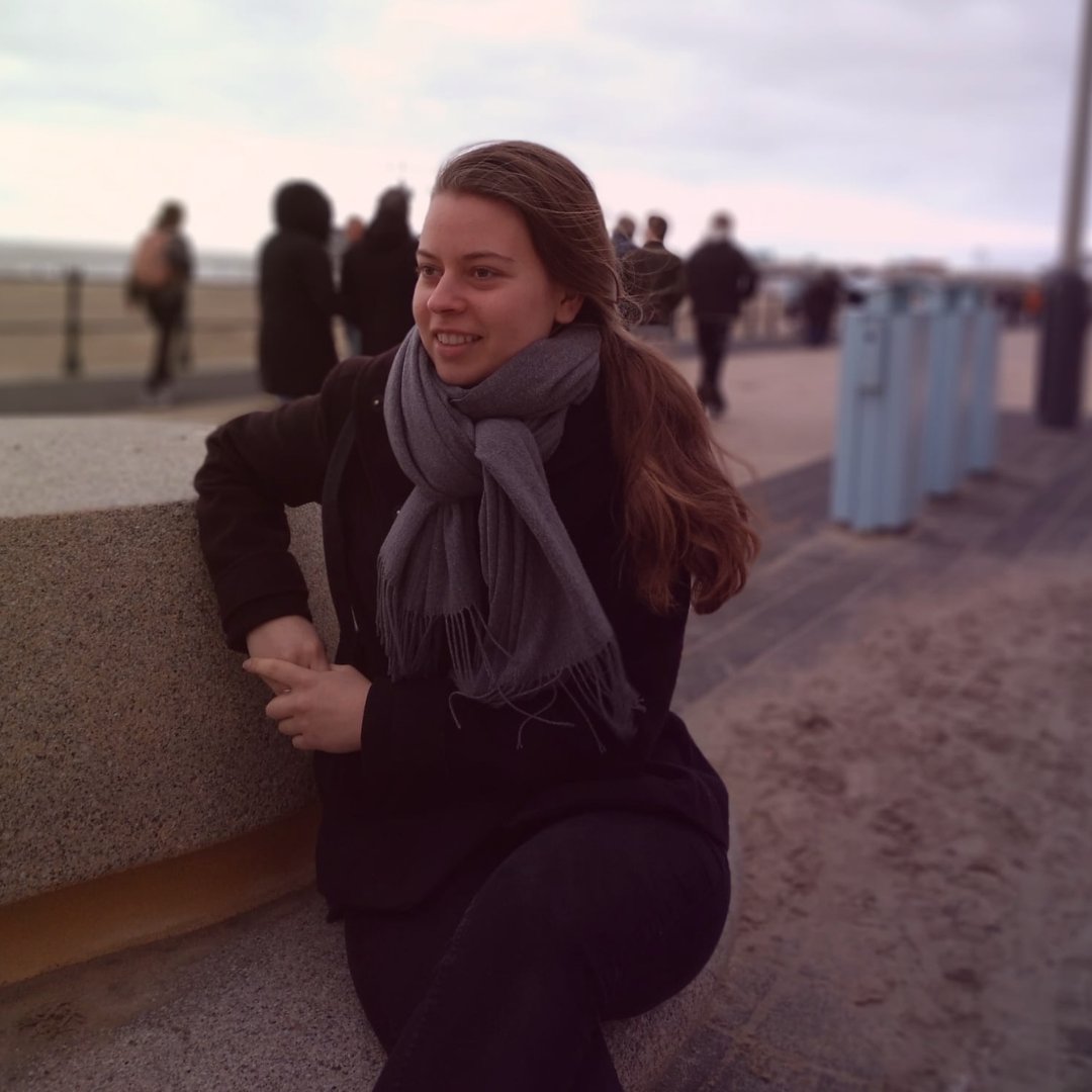 Oud EH-student Matthanja de Leeuw studeert #Theologie aan de <a href="/TUApeldoorn/">TU Apeldoorn</a>. Wat heeft zij meegenomen vanuit het EH-Basisjaar naar Theologie en wat vindt ze van haar studie? We vroegen het haar: eh.nl/nieuws/door-de… #studiekeuze #tussenjaar #christelijktussenjaar