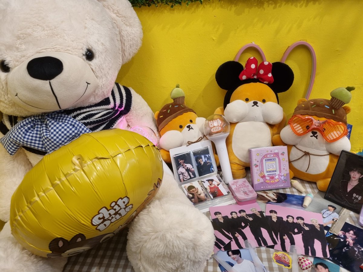 sodan_0928's tweet photo. #다시시작된_병주의_빛나는_30살
#앞으로도_빛날_빵주를_응원해
#김병주 #병주
되게 아기자기하게 잘 꾸며져있어서 좋았어용 여러가지 소품들이 많았구 애정이 너무나도 많이 묻어져 있어서 이게 바로 사랑이구나 하고 재밌게 즐기고 갔습니당!!글구 음료가 지인짜 맛있었어여 감사해용 https://t.co/8NSENQHyA0