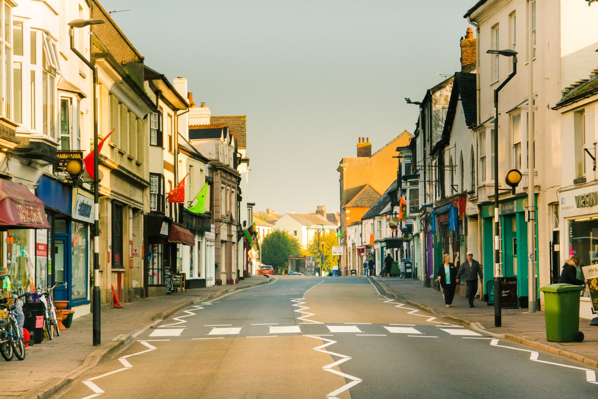 MidDevonDC's tweet photo. We've introduced 10 FREE short-stay parking spaces, available for up to two hours, at the Forge Way #Cullompton carpark in an effort to support local businesses during the post-Christmas lull.

Read more at: https://t.co/1kWXWK4BA9. https://t.co/zHYi8rRTfX