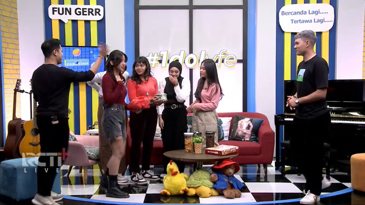 xoxoaideee's tweet photo. Abis bilang babehku palanya mau ditepok wkwkwk
#IdolyfePanaroma https://t.co/Y3V7NbbrKt