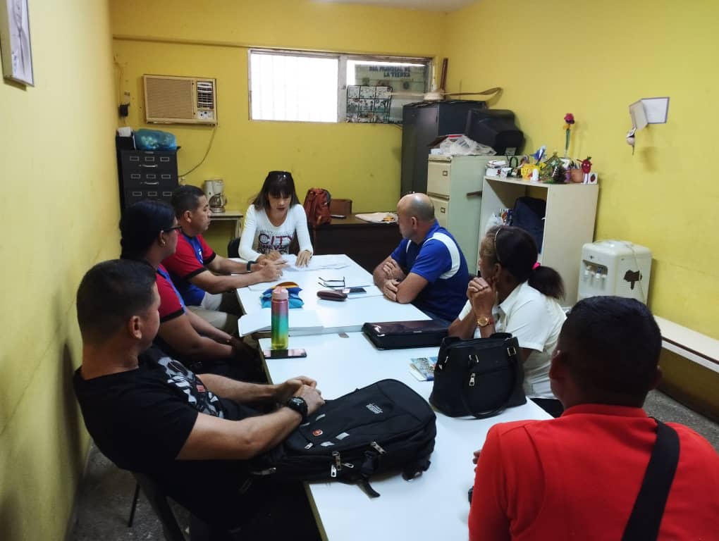MichelePhillipe's tweet photo. Entérate.
Desde mi función Supervisora Del Centro De Desarrollo de La Calidad Educativa Municipal MEJIA nos fuimos  acompañar a Nuestra Muchachada Patria en El inicio del Segundo Momento Pedagógico.
@NicolasMaduro
@_LaAvanzadora
@GPintoVzla
@KarenlyPSUV 
#EducacionImparable 💜🇻🇪 https://t.co/UGIeyE8x1v