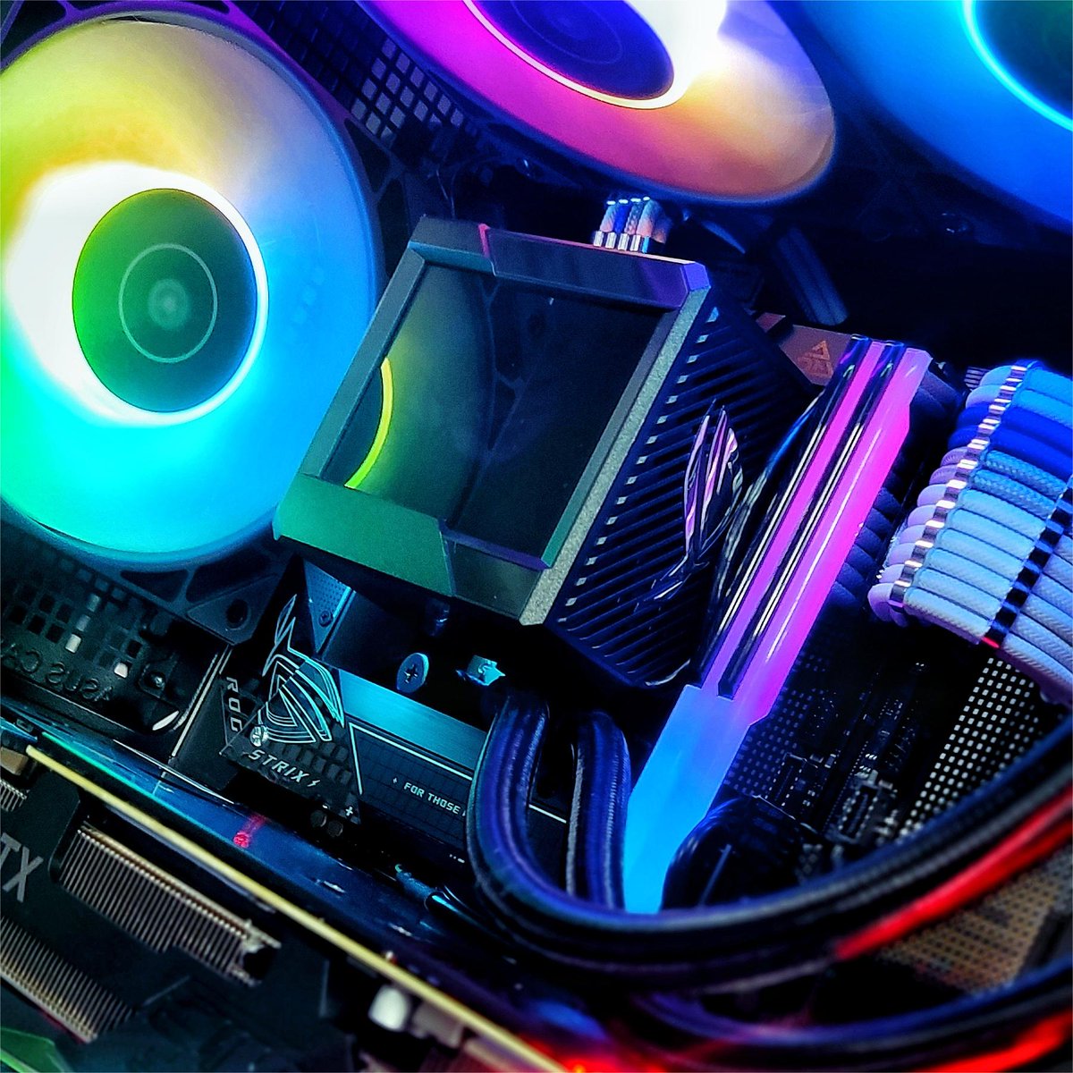 Then how about turning the lights on? 

Our Actor: Bragi DDR5
Build &amp; Picture: <a href="/b_buildz/">B_Buildz</a> 

#pc #pcbuild #pcsetup #custompc #gaming #gamingpc #RAM #DRAM #DDR5 #Bragi