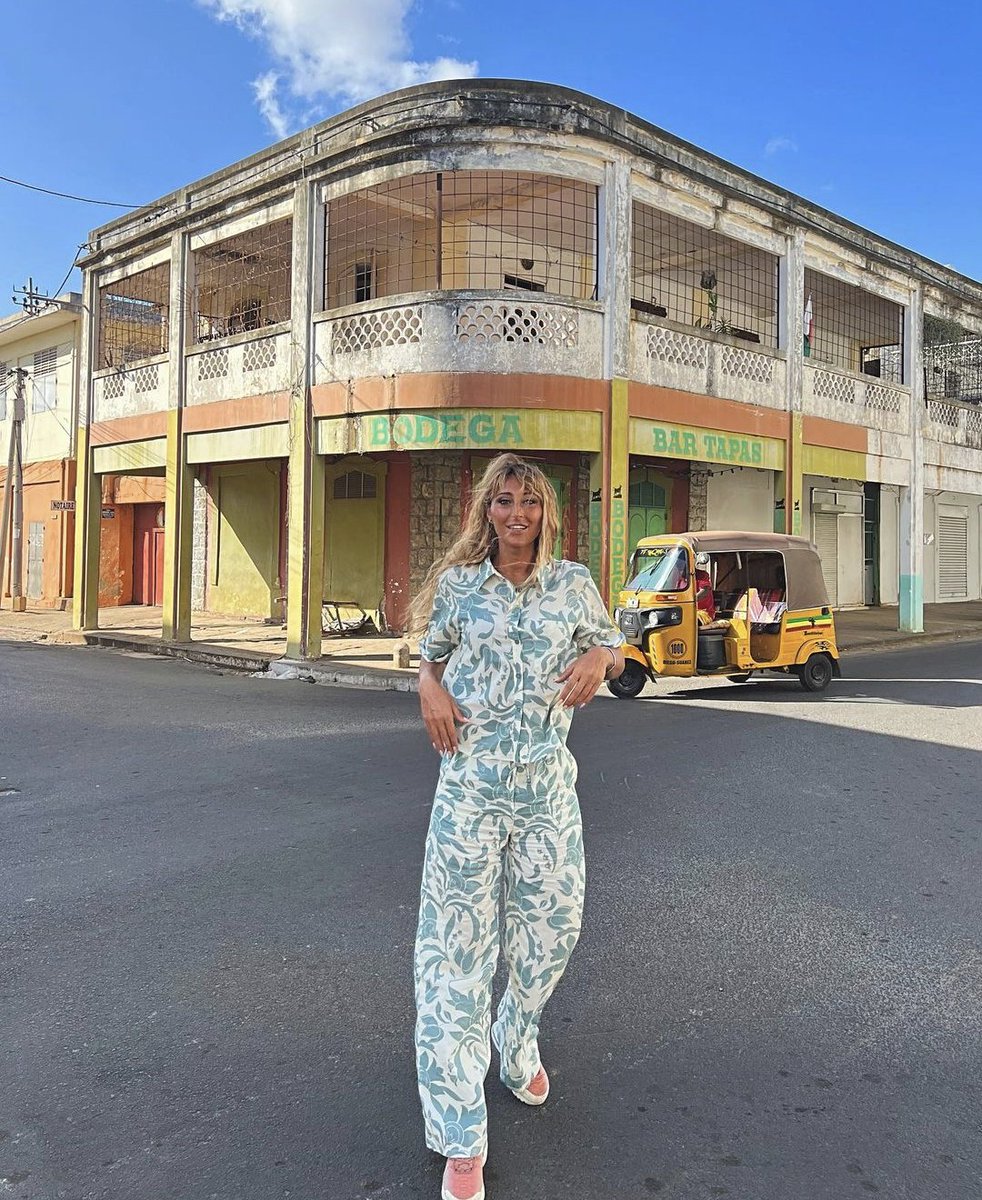 OfficeDiego's tweet photo. ❤️Today, we share the beautiful photos of @lallaemme posted on her Instagram account, capturing her stay in Diego Suarez.
•
•
And you, when are you planning your visit to discover the beauty of Diego Suarez? 
•
•
#tourisme #diegosuarez #madagascar #travelphoto #picture #visit https://t.co/MnLowaYFMQ