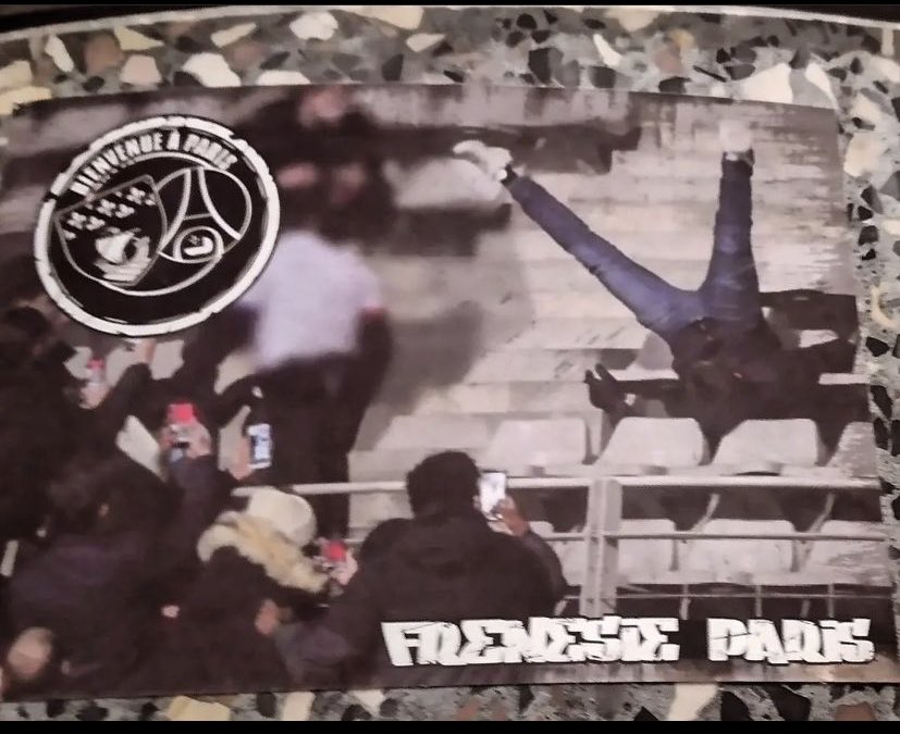 1jour1stick's tweet photo. 🚨#NouveauStick le premier du "groupe". 
Pas facile de s'y retrouver dans la jungle des bandes a Paris avec toutes les exclusions du #CUP 
Donc là c'est #FrenesieParis , #porte411 

La photo est issue du contact au #ParisFC contre Lyon en CDF https://t.co/eodUwCE7Oq