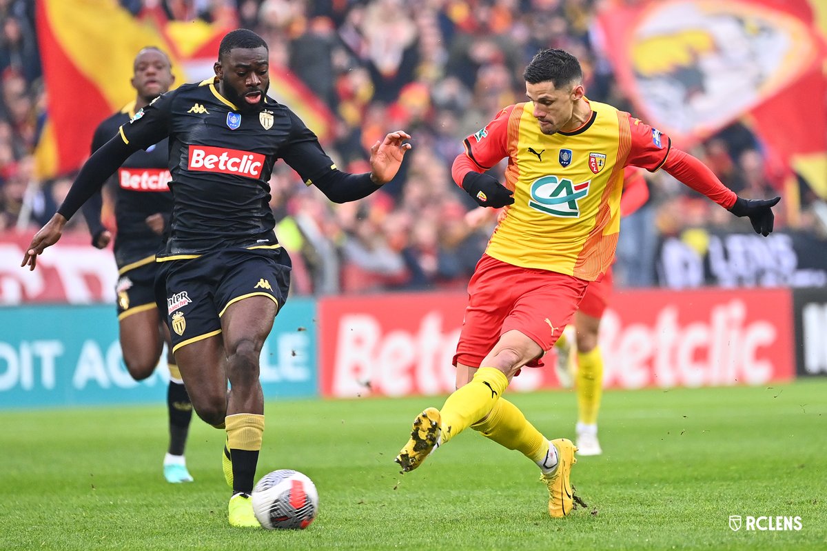 cyriljametoff's tweet photo. 📢 Nouvel épisode de "LENSFOOT" disponible maintenant ! 🎥🔥
Dans cet épisode, plongez au cœur du match RC LENS - AS MONACO !
cliquez ici
🔗 https://t.co/N3cMssr61f
#LENSFOOT #RCLENS https://t.co/1whESVoNPF