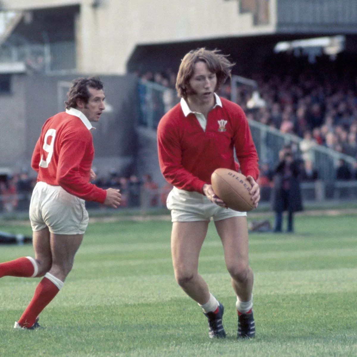 afcb_r0b's tweet photo. Dr Williams revolutionised full back play. Talented and always “on the edge”. I was privileged to see him play many times for Wales & the Lions. Lucky enough to meet him just the once. Sad loss.
#RIPJPR https://t.co/NYFapgbAZO