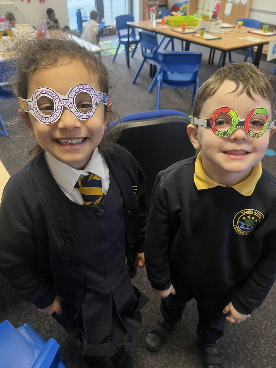 Mrs_Miller01's tweet photo. A great first day back for P1☺️’g’ for glasses and singing Auld Lang Syne✏️📚@JPrimary https://t.co/X3wLK2oqe8