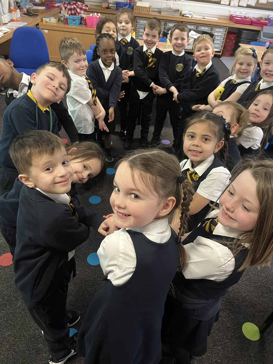 Mrs_Miller01's tweet photo. A great first day back for P1☺️’g’ for glasses and singing Auld Lang Syne✏️📚@JPrimary https://t.co/X3wLK2oqe8