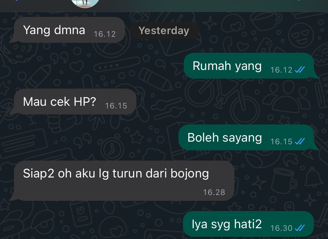 pslarasati's tweet photo. 2hr yg lalu layar hp pecah dibanting anak, ternyata suami gak tega lgsg ngajakin beli hp🥹 masyaAllah semoga rejeki suamiku makin berlimpah aamiiinnn🤲🏻 https://t.co/lFiC30sJ1Z