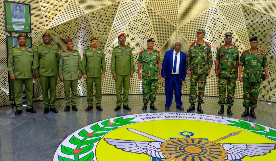 This is monumental step forward for z  all rounded cooperation & partnership b/n #Ethiopia & #Somaliland.
The two Chief of Staff of Defense Forces & military commanders meeting will bolster z security partnership.
Meanwhile, they are watching z said 'knocking all doors' mantra.