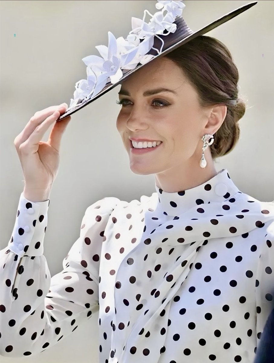 Our Birthday girl! Happy birthday Catherine Princess of Wales! Have an amazing day! 🥳❤️✨