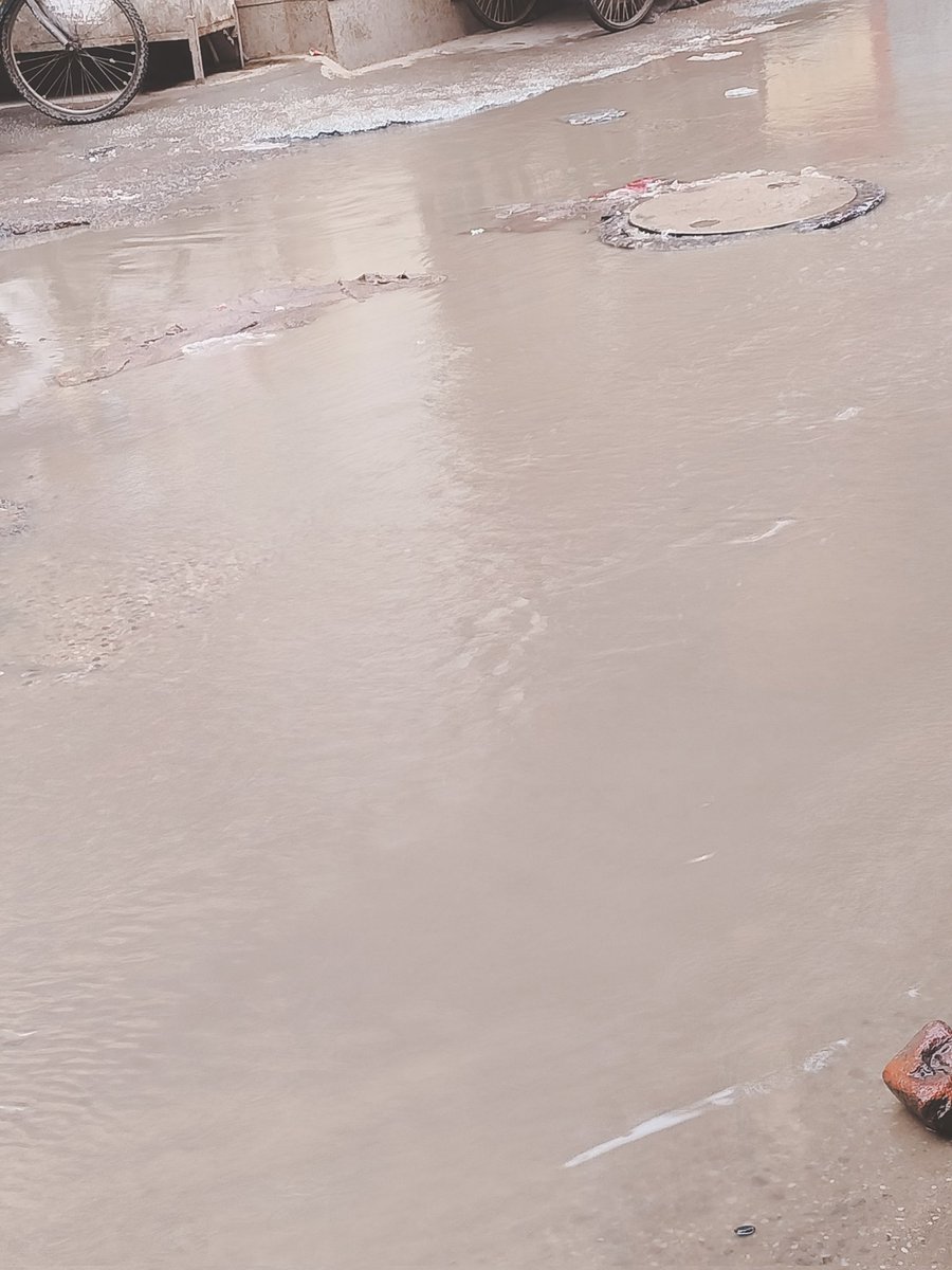 cryptogod78's tweet photo. "📢 Urgent: #SewerIssue in DLF Phase 4, Chakkarpur, 28 Sector. Sewer water flooding roads for days, causing inconvenience to residents & businesses. Requesting prompt action from @mlkhattar, @anilvijminister,@PMOIndia ,and municipal authorities. #Gurgaon #InfrastructureConcern" https://t.co/1vMd15gmi9