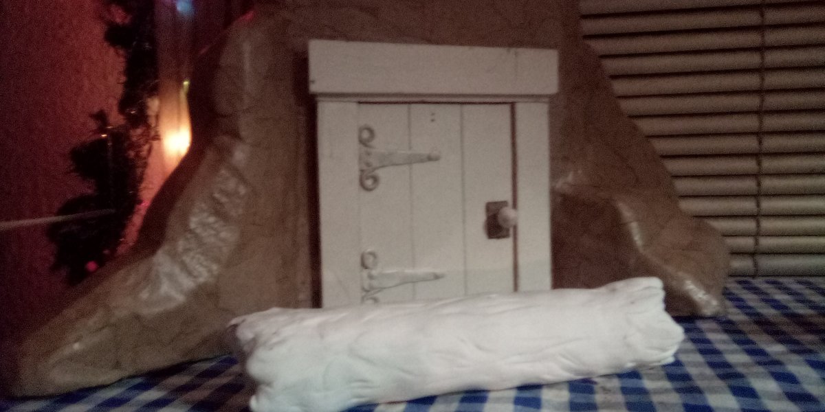 laredoart2018's tweet image. A bit further along with my puppet set piece . #puppets #puppetsets #puppetshows #puppetry #theatre #puppettheatre