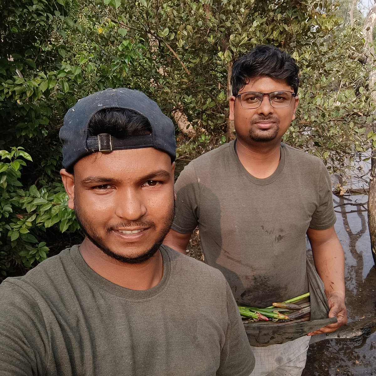 itsBiswajeet's tweet image. Explore the wonders of #Mangroves!
 Mangroves are vital coastal ecosystems that protect our shores, provide habitat for diverse wildlife, and help combat climate change.
#ExploreMangrovesForest
#ExploreIndia
#incredible_coastal_forests!
 🌊
@DharmapadBadoi
