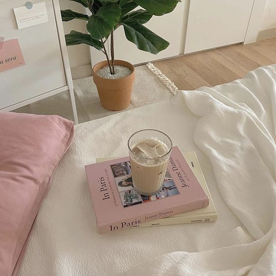 etherealdior's tweet photo. soft girl apartment 💐 https://t.co/CXcbP05HZu