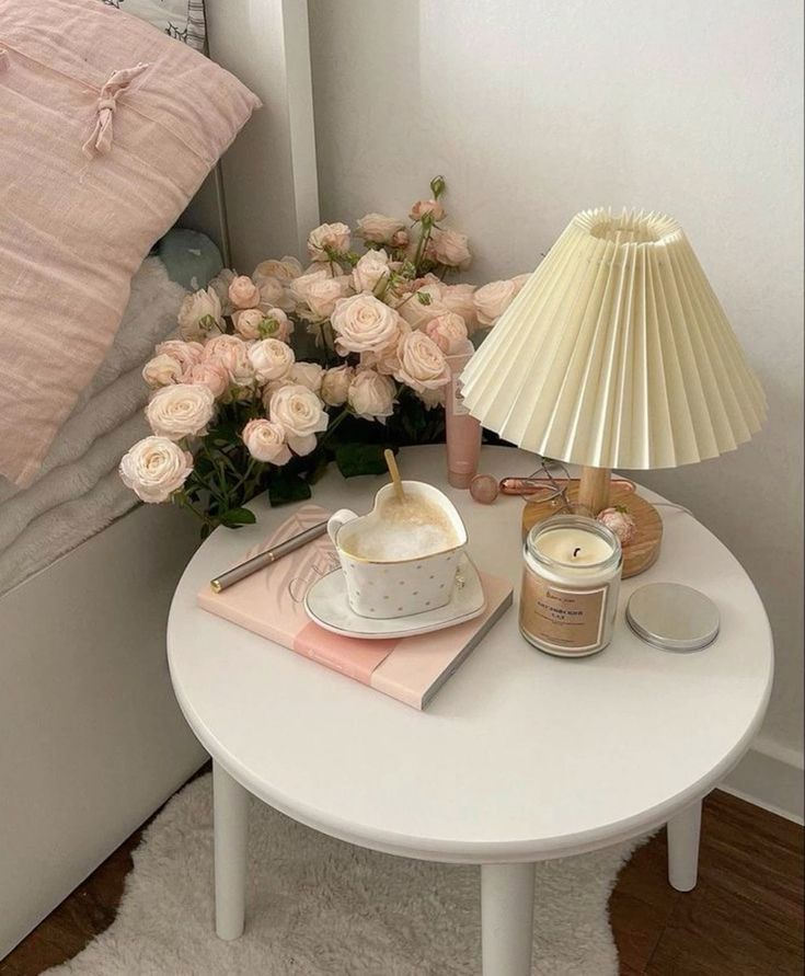 etherealdior's tweet photo. soft girl apartment 💐 https://t.co/CXcbP05HZu