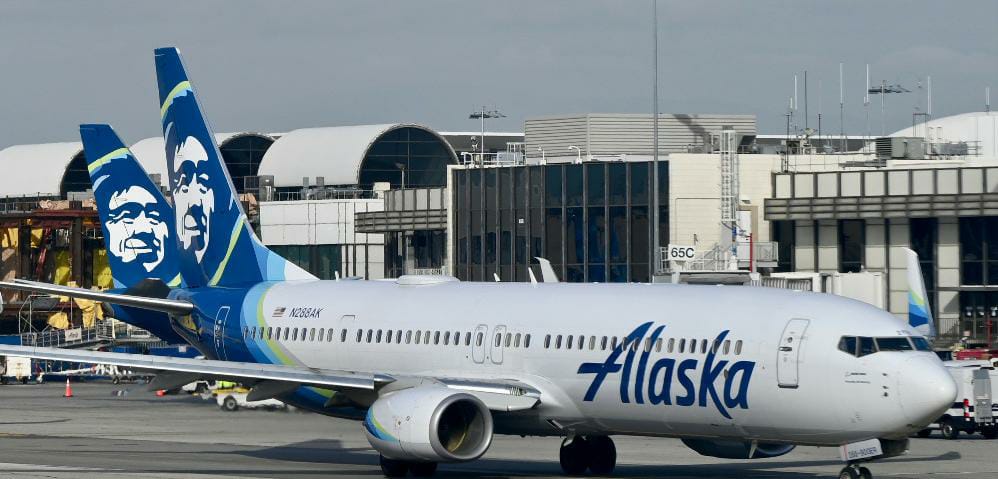 litty_tomson's tweet photo. #AlaskaAirlines says it has found "loose hardware" on some #737MAX9 #planes during preliminary inspections following last week's mid-flight incident,  after one of its #Jets was forced to make an #Emergency #landing last #Friday in #Portland, Oregon

#LittyTomson #Nagpur https://t.co/IfoCxOKM5J