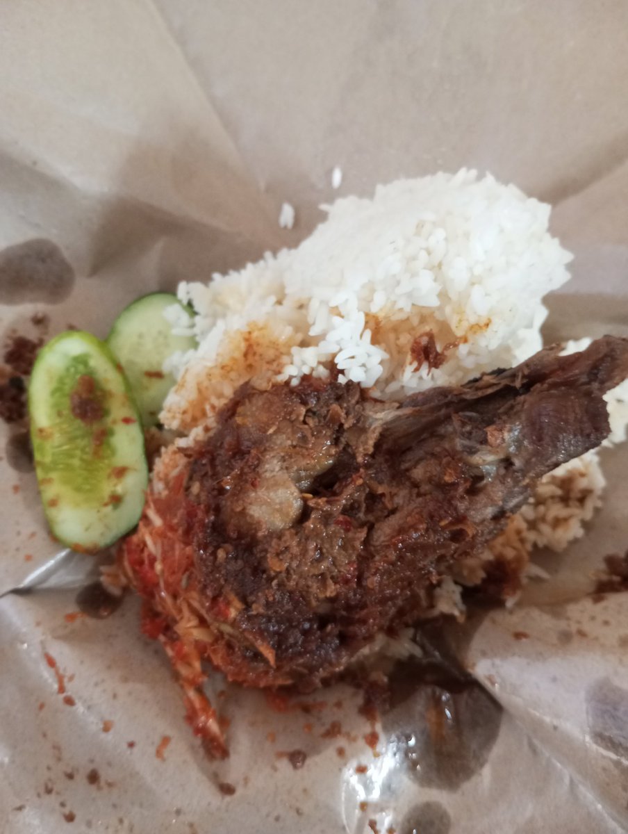 NPingitz's tweet photo. Terkadang kita menolak pemberian kawan alasan satu dan lain hal.
.
Namun untuk kali ini jangan yaah. Pliis 🙏😅
Selamat maksi 🍛🦆
_____++
#favfood
#nasbek https://t.co/l0gYRgAri6