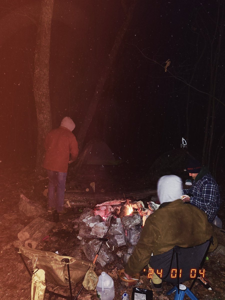 redtailoutdoor's tweet photo. Just some guys, a fire, and a 18° night. Doesn't get much better than that. https://t.co/V9uVJIoyaS