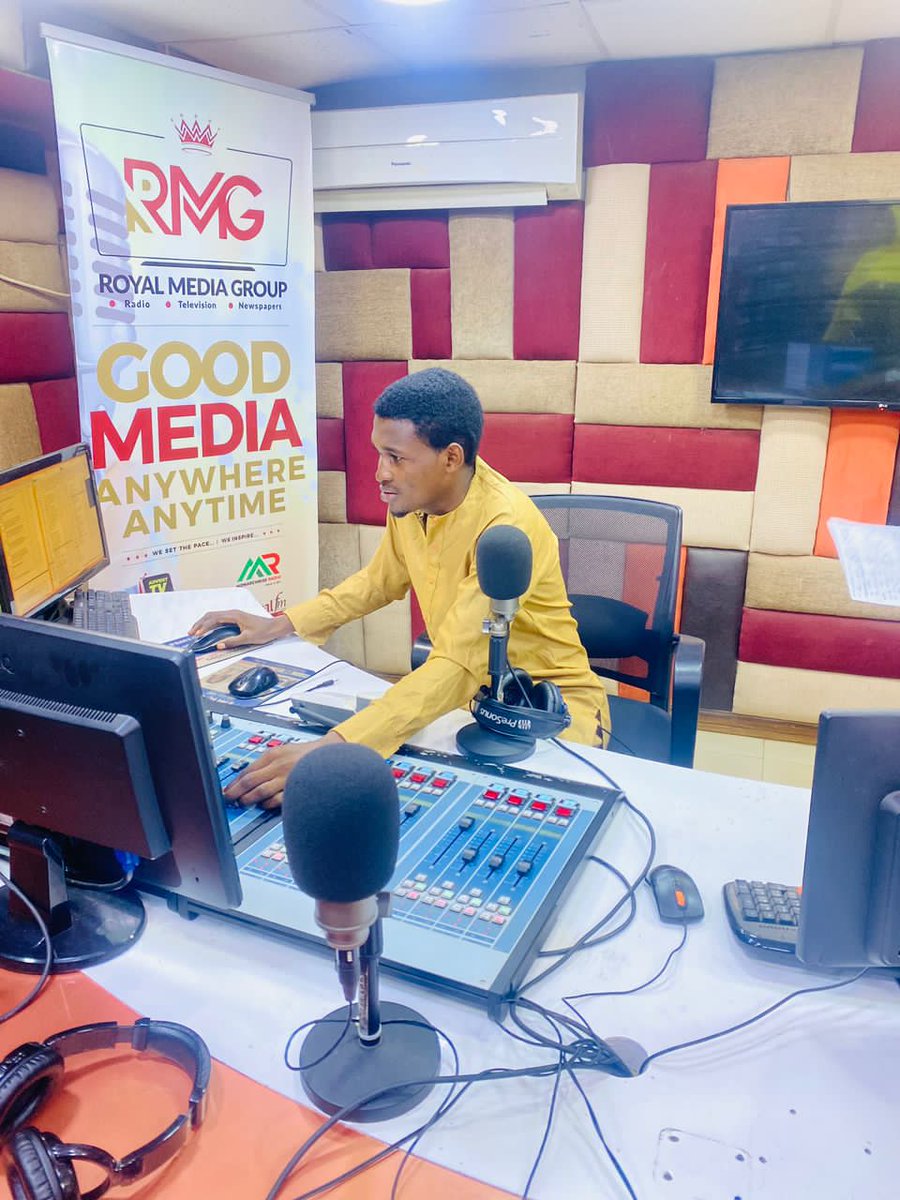hardz15's tweet photo. #SPORTFILE
Join me today by 7:15-8:00 am on @RoyalFM951 for analysis of happenings in Sport.
We bring details from Eagles defeat to Guinea, Transfers, and the Australian Open. Watch us live on FB @RoyalFM95.1
๐ณ 08108501371, send messages on WhatsApp 09167375588. https://t.co/1RN2nhO0WH
