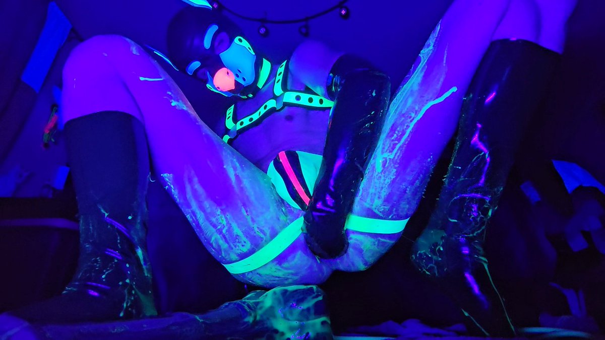 Arf arf :3 I'm all glowy n sloppy now